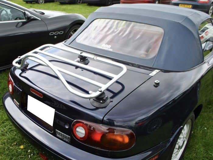 Mazda MX5 MK1 with modern chrome luggage rack attached